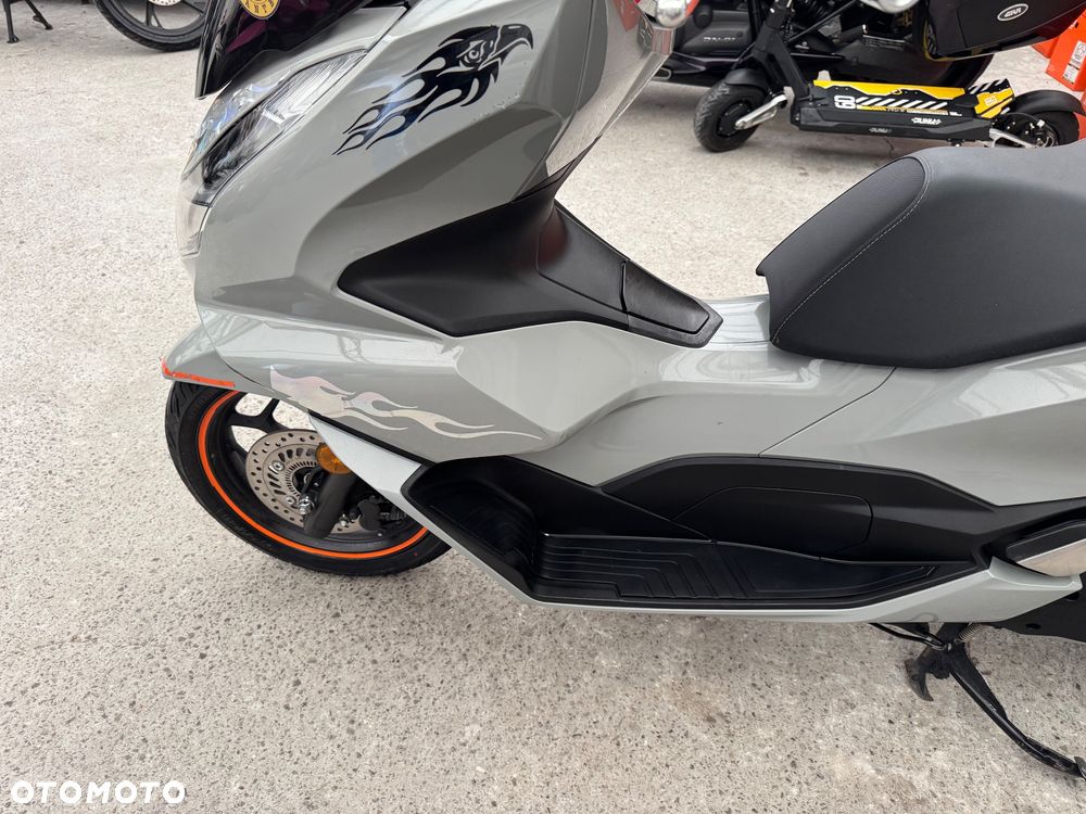 Mondial HPS 125 - 17