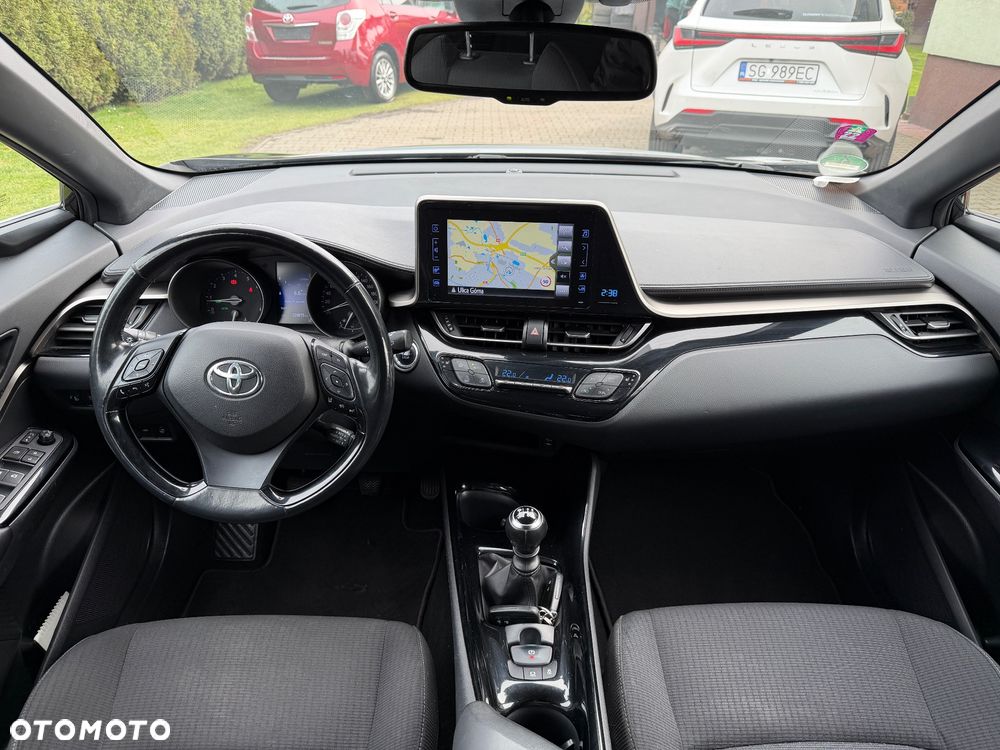 Toyota C-HR 1.2 Turbo Team Deutschland - 16