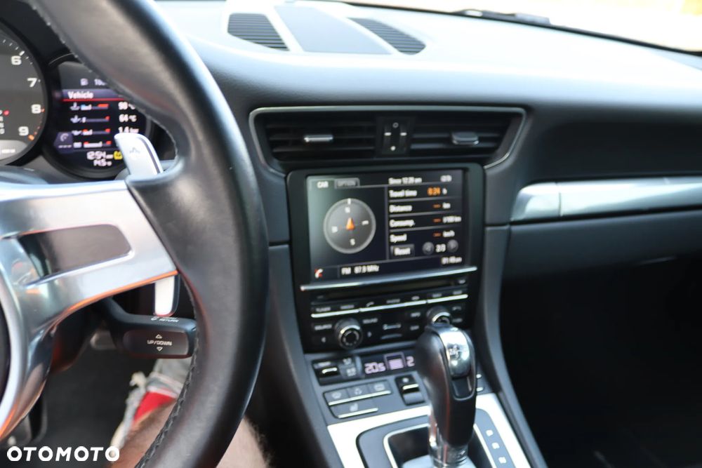 Porsche 911 Carrera PDK - 25