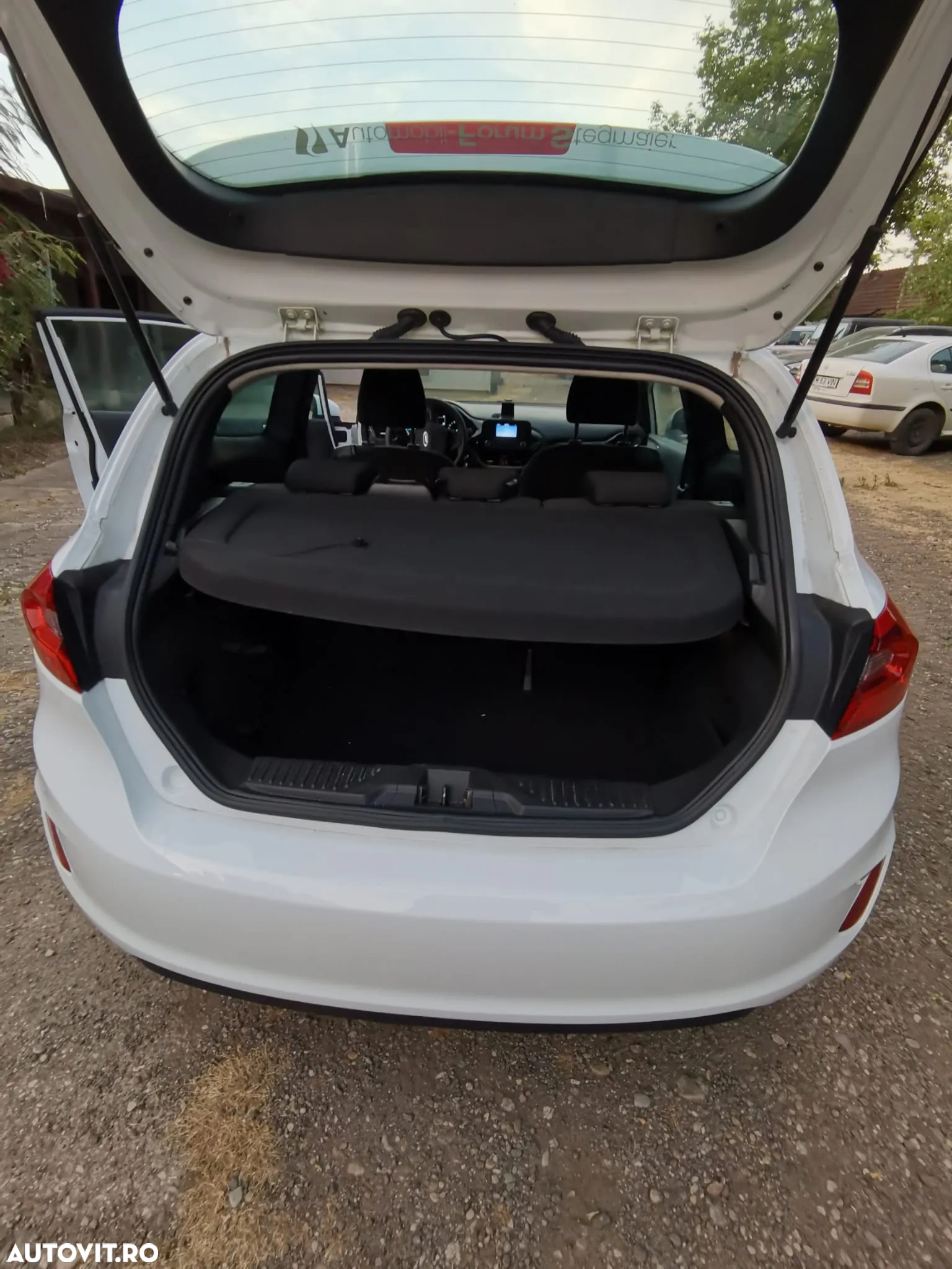 Ford Fiesta 1.1 S&S TREND - 9