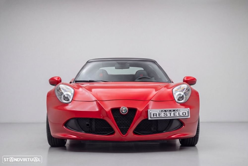 Alfa Romeo 4C Spider 1750 TBi — photo 2