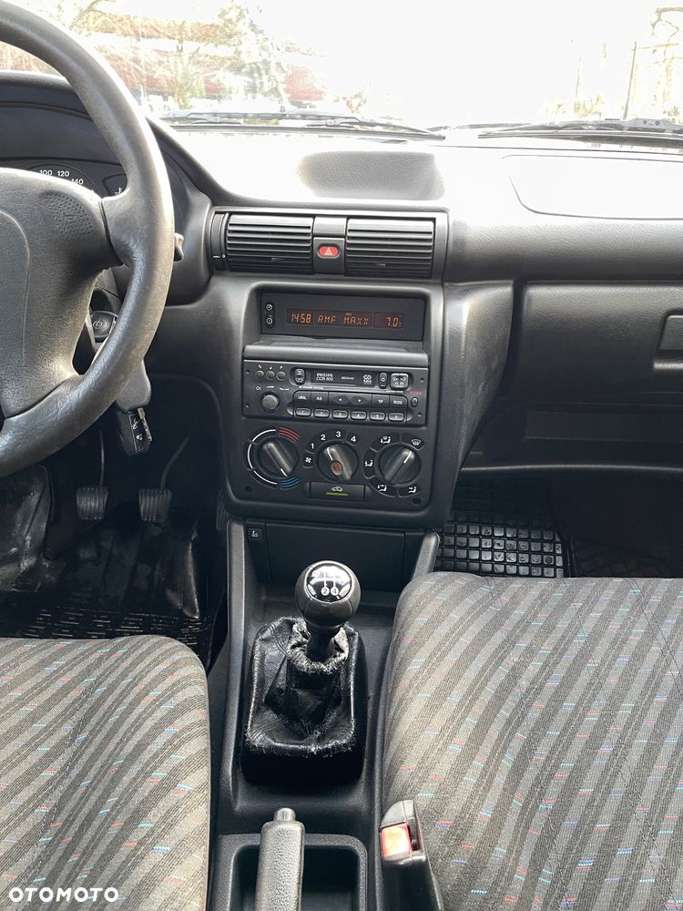 Opel Astra 1.4 GL - 19