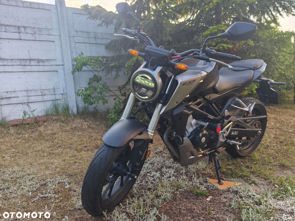 Honda CB - 1