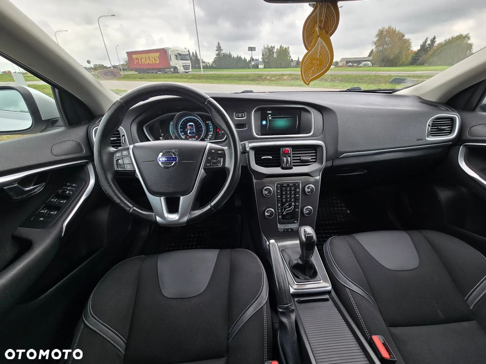 Volvo V40 D2 Kinetic - 26
