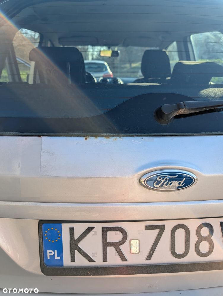 Ford Fiesta 1.4 Ghia - 11