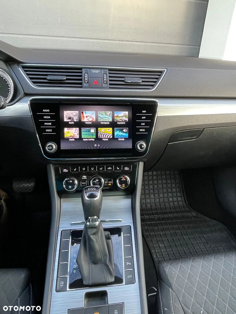 Skoda Superb 1.5 TSI Ambition DSG - 9