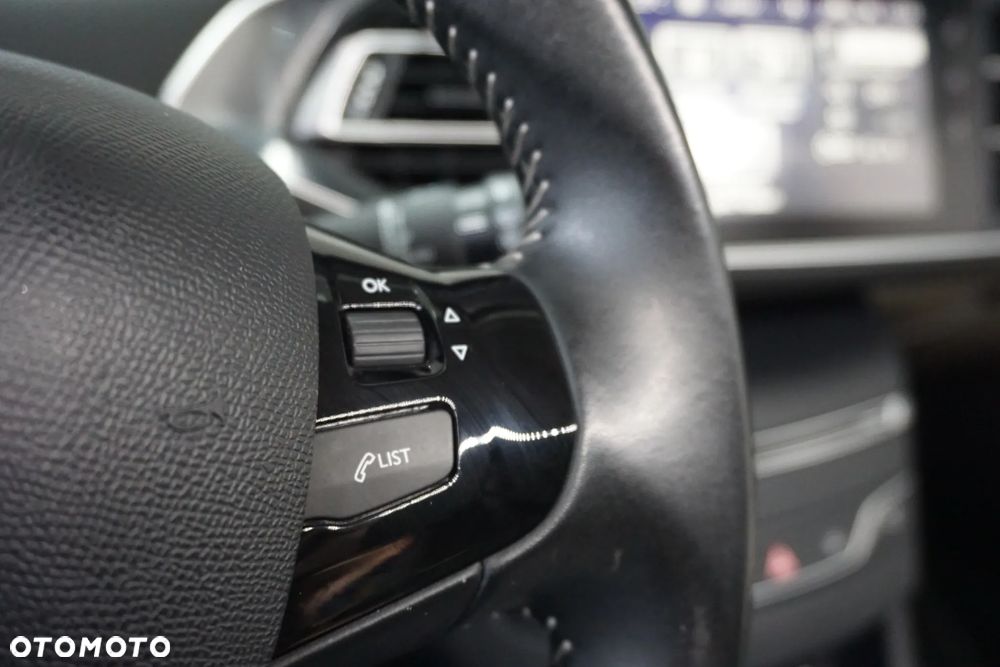Peugeot 308 BlueHDi FAP 120 Stop&Start Style - 36