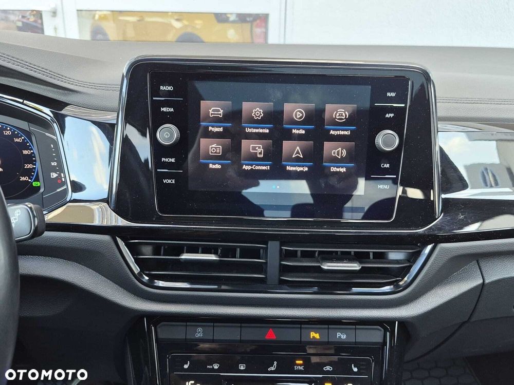 Volkswagen T-Roc - 12