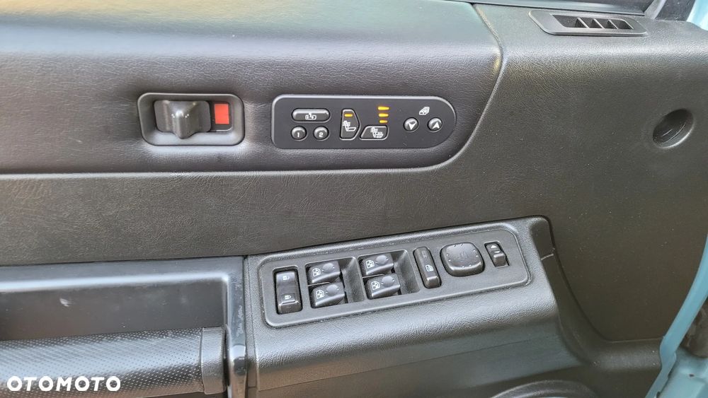 Hummer H2 6.0 V8 - 23