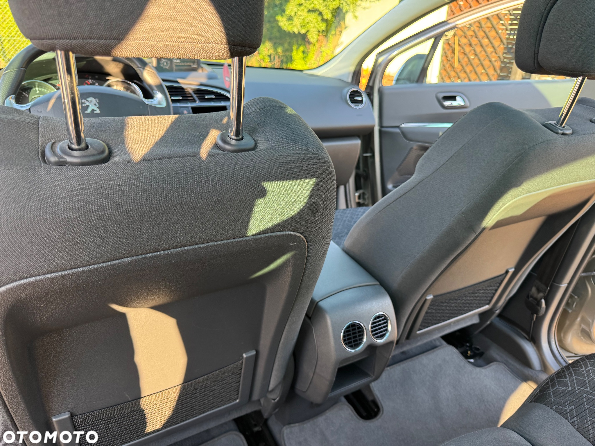 Peugeot 3008 1.6 BlueHDi Style S&S - 34