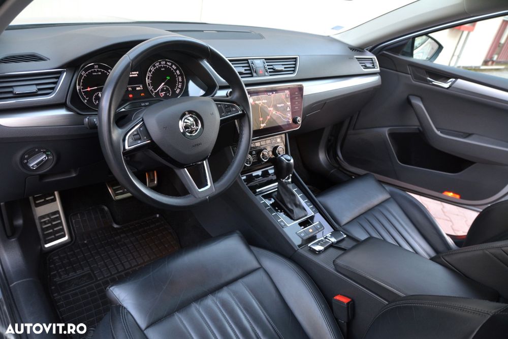 Skoda Superb 2.0 TDI DSG Premium Edition - 24