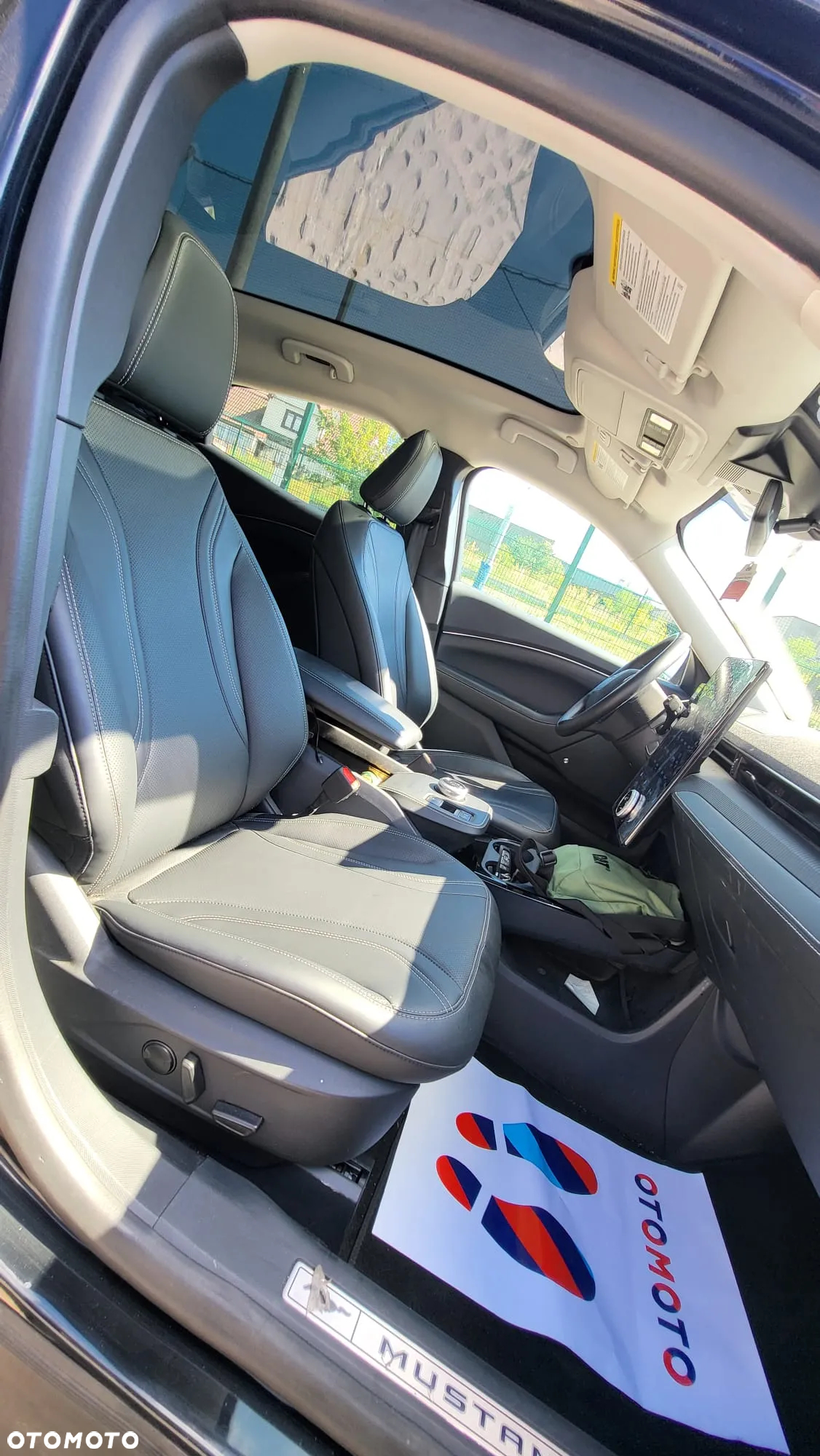 Ford Mustang Mach-E AWD PREMIUM - 8