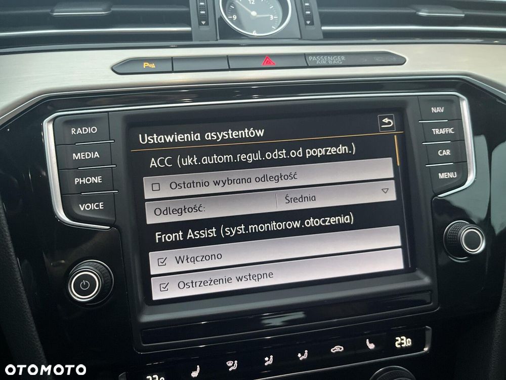 Volkswagen Passat 1.8 TSI BMT Highline - 29