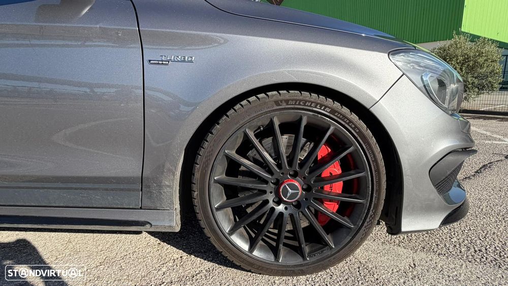 Mercedes-Benz CLA 45 AMG 4-Matic - 6