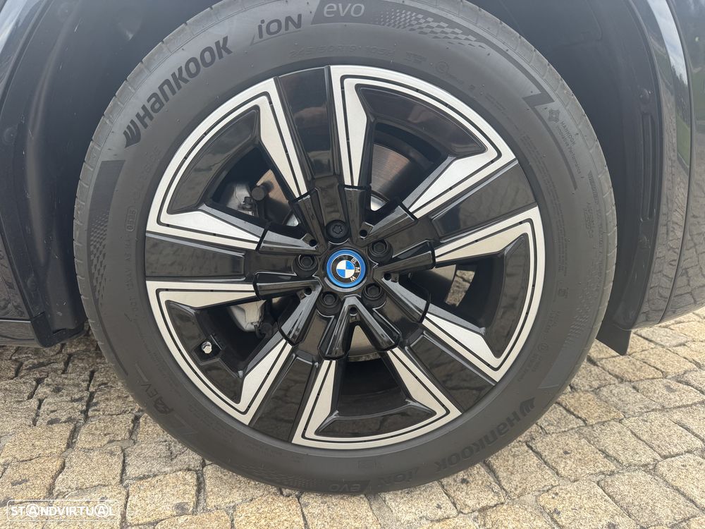 BMW iX3 - 5