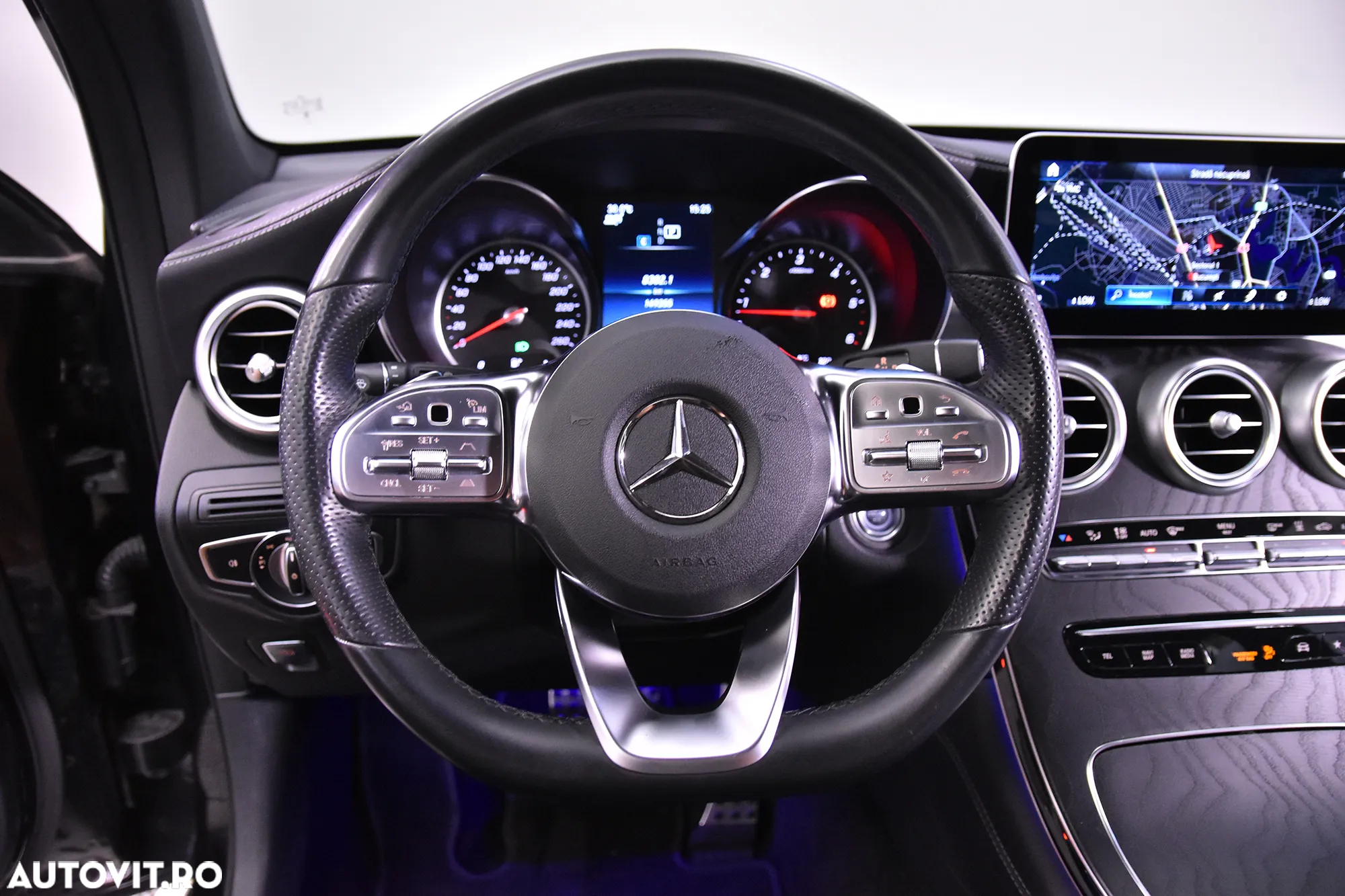 Mercedes-Benz GLC 300 d 4MATIC - 16