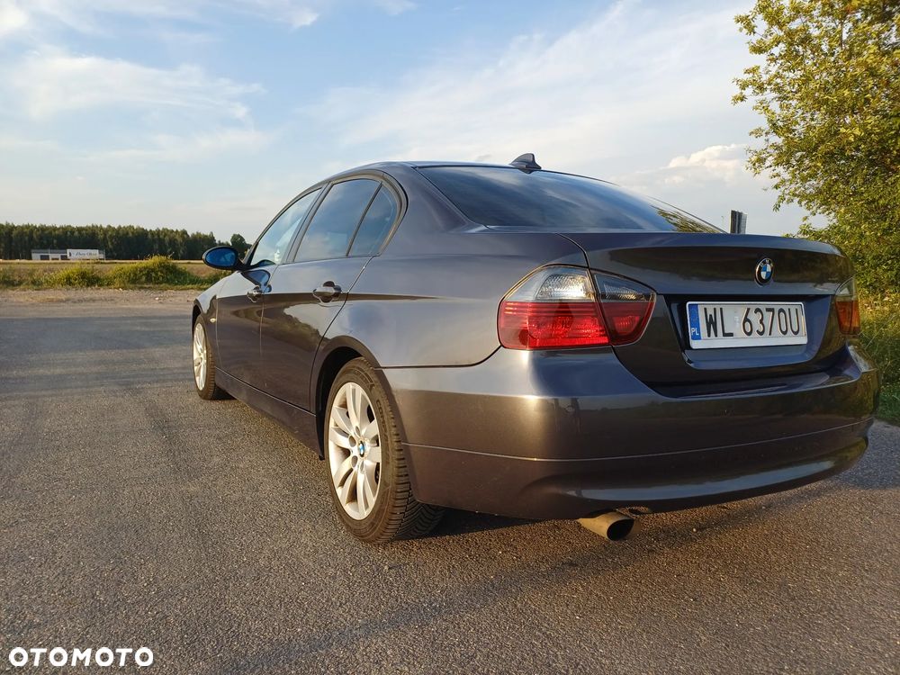 BMW Seria 3 320i - 9