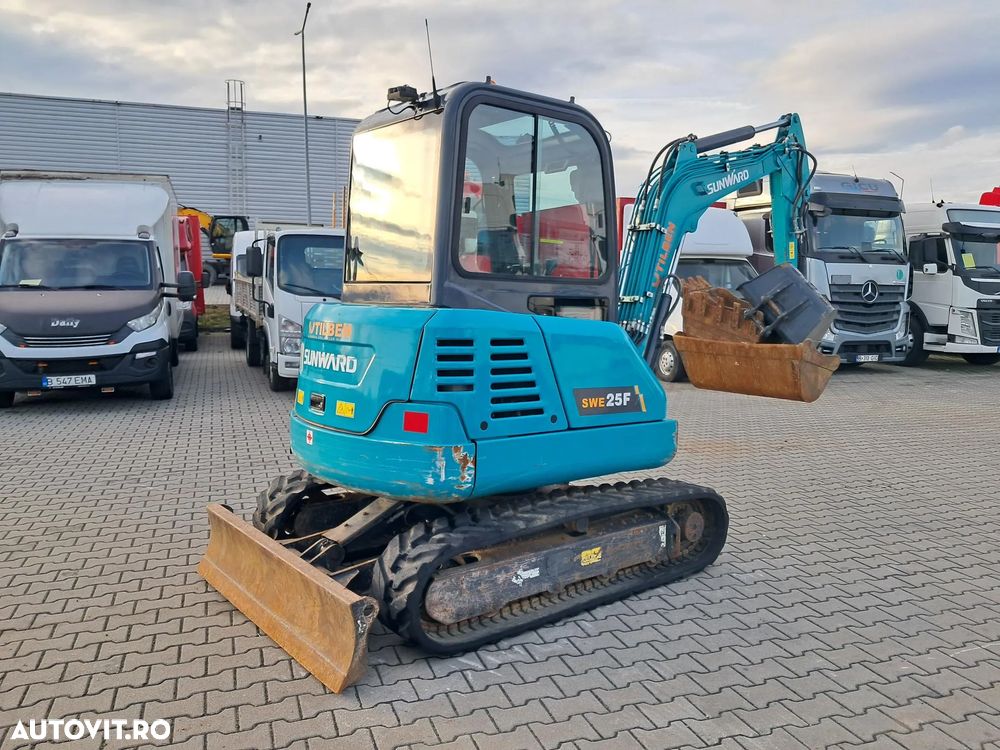 SUNWARD swe 25f cu 4 cupe miniexcavator - 3