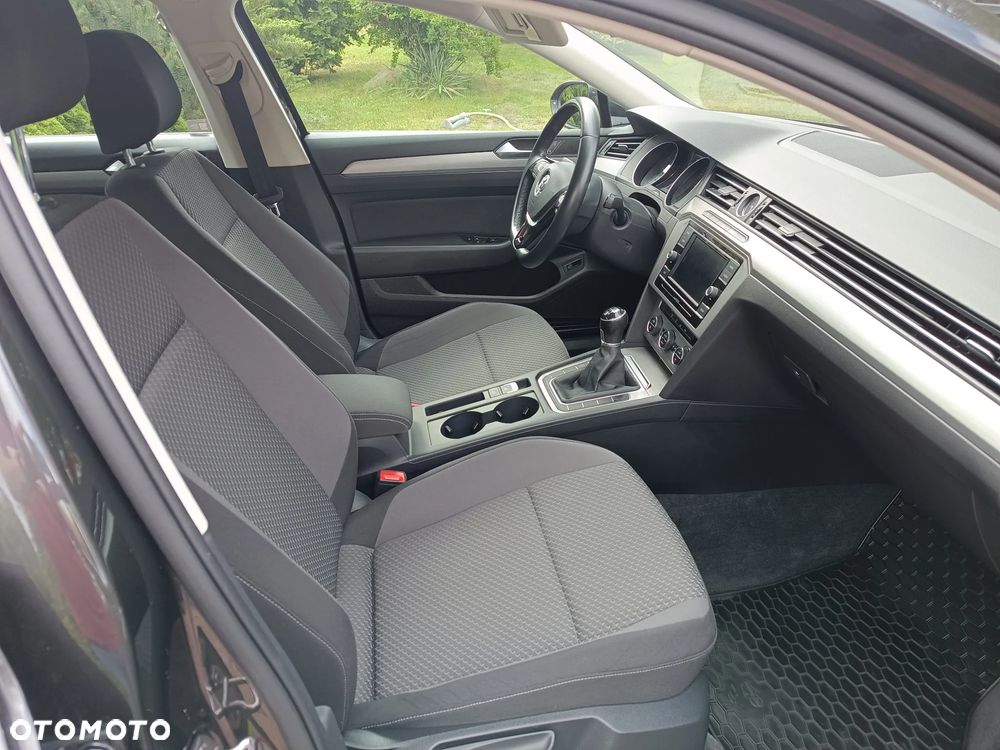 Volkswagen Passat 1.4 TSI BMT Trendline - 31