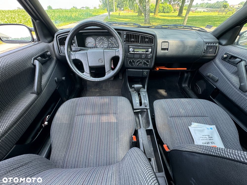 Volkswagen Passat 2.0 GL - 15
