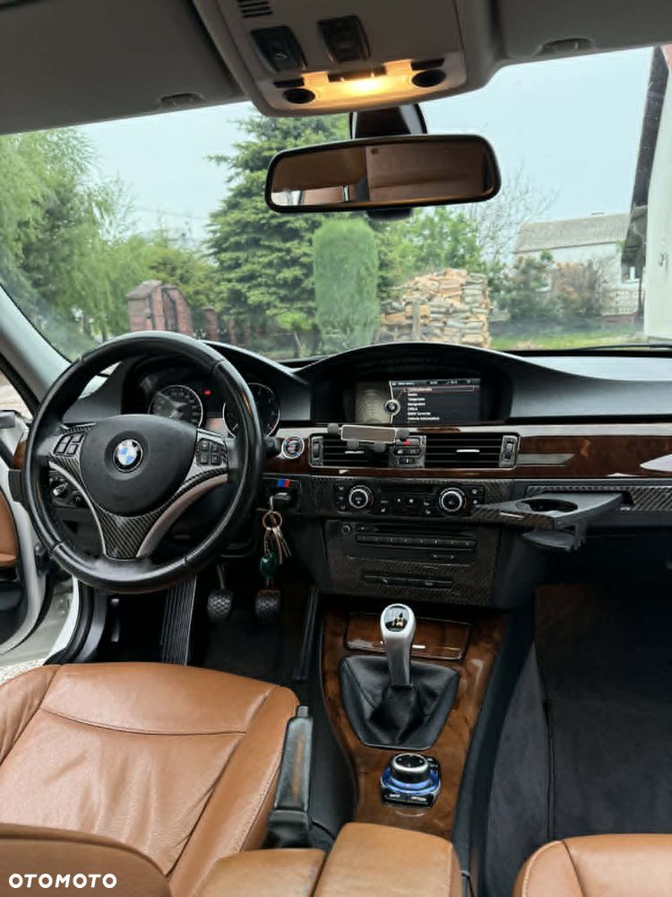 BMW Seria 3 318i - 14