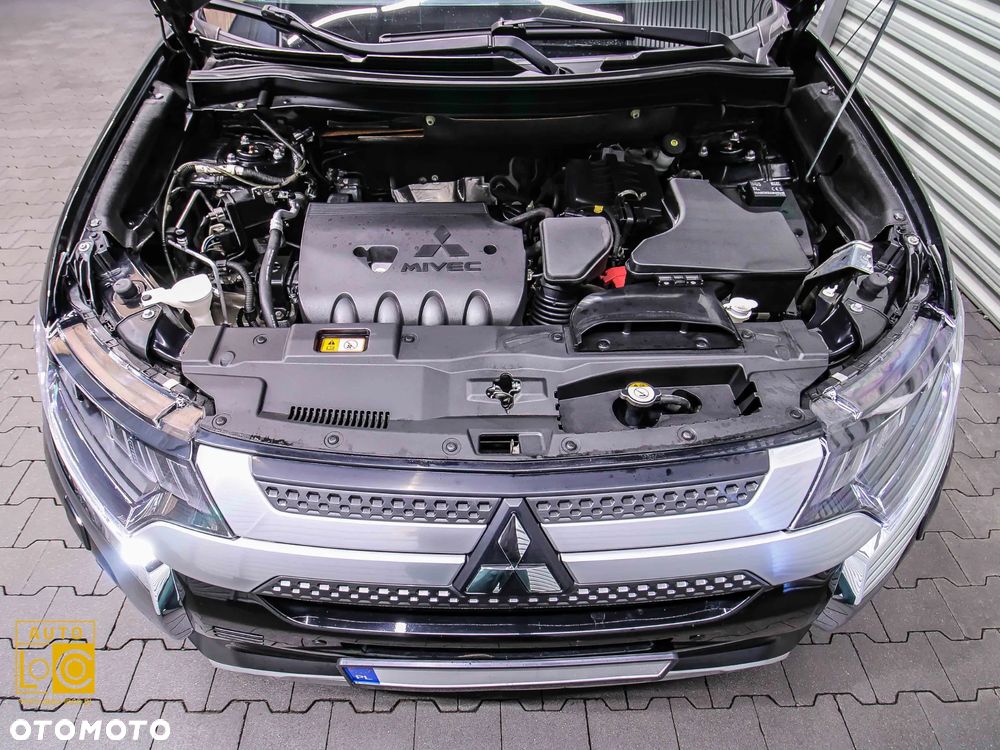 Mitsubishi Outlander 2.0 Instyle Navi 4WD CVT - 15