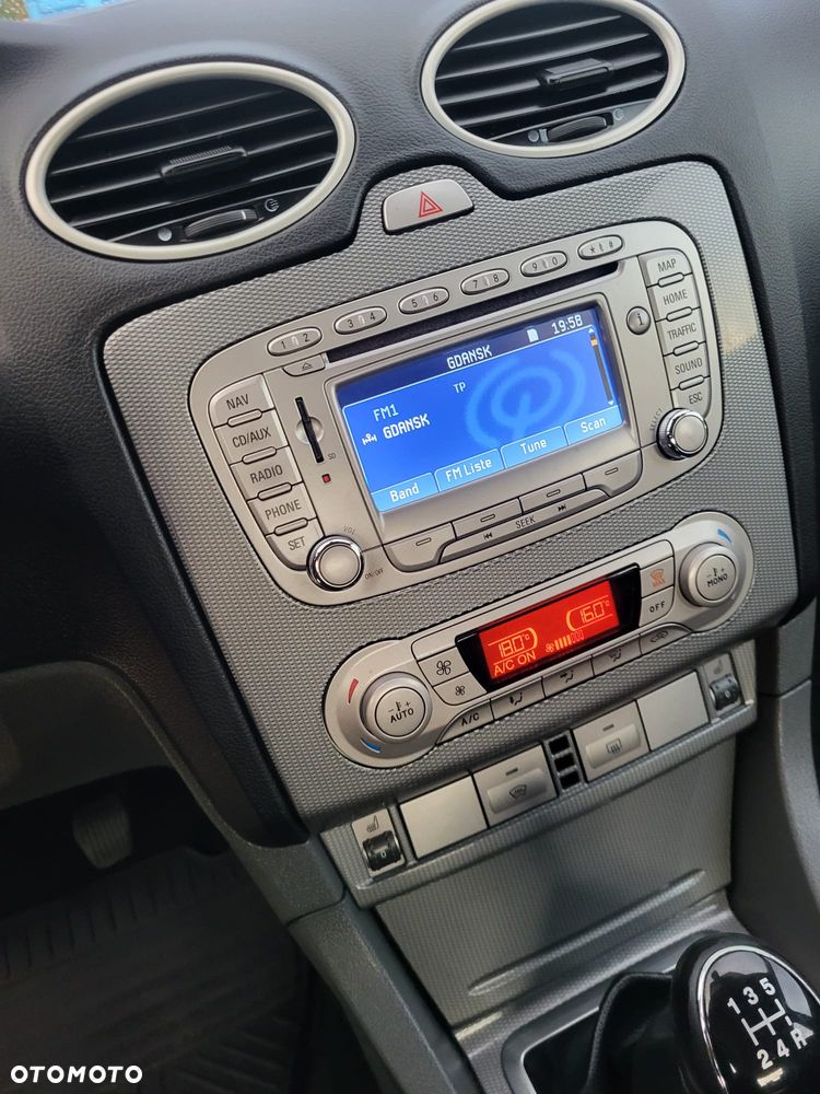 Ford Focus 1.6 Trend - 18