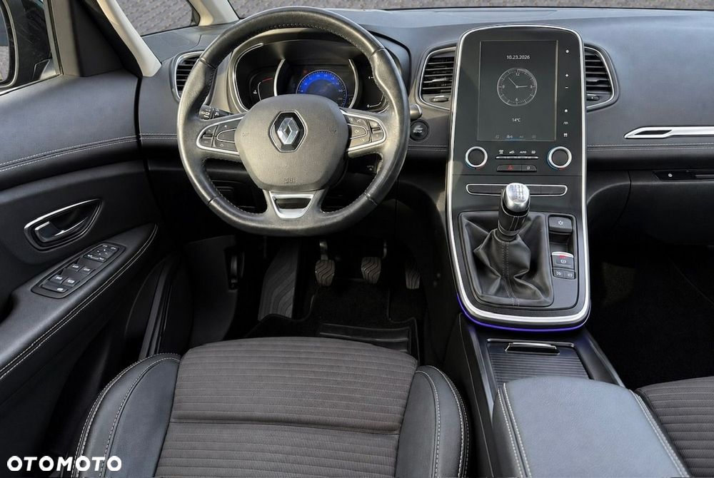Renault Grand Scenic - 16