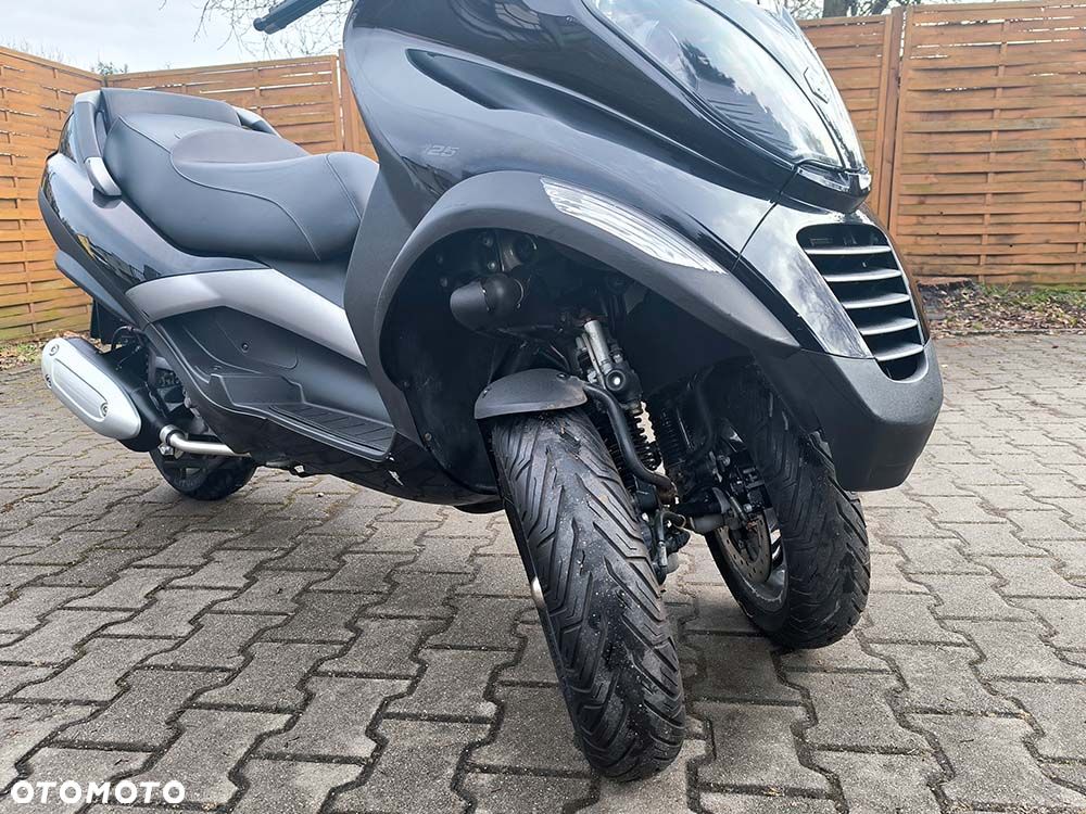 Piaggio MP-3 - 4