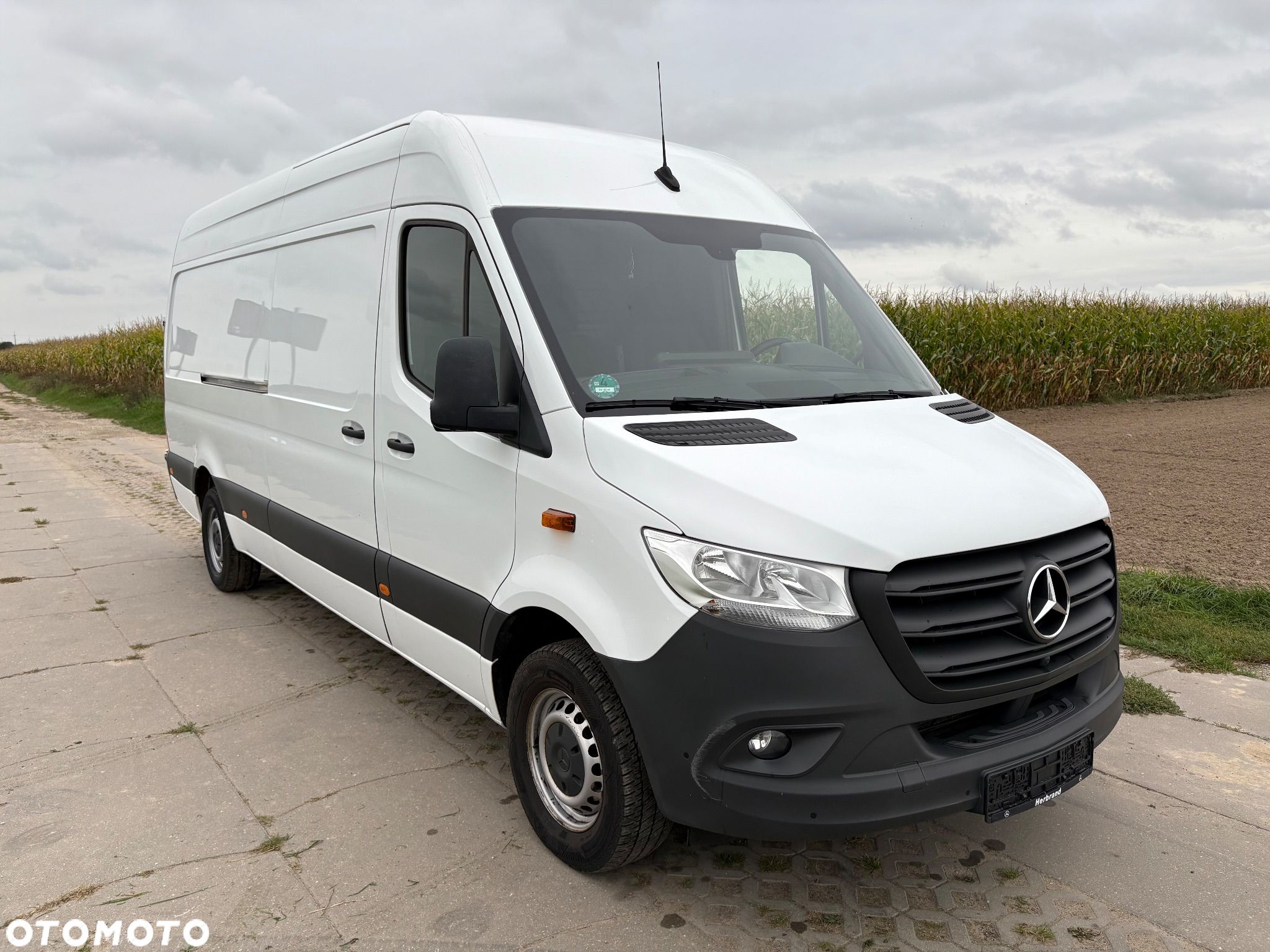 Mercedes-Benz Sprinter - 1