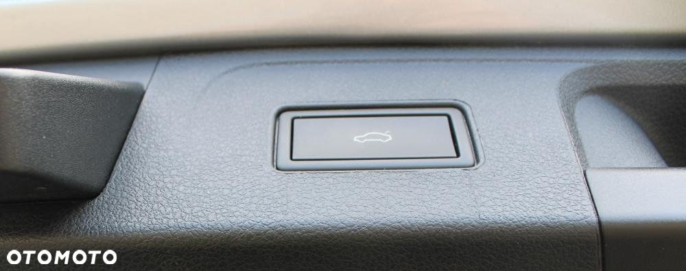 Volkswagen Passat - 30