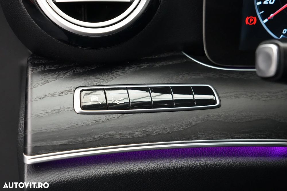 Mercedes-Benz E 200 Aut. - 24