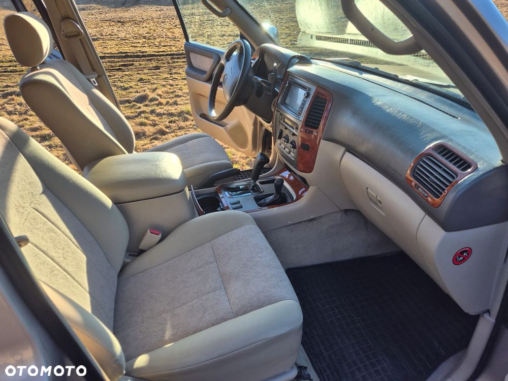 Toyota Land Cruiser - 14