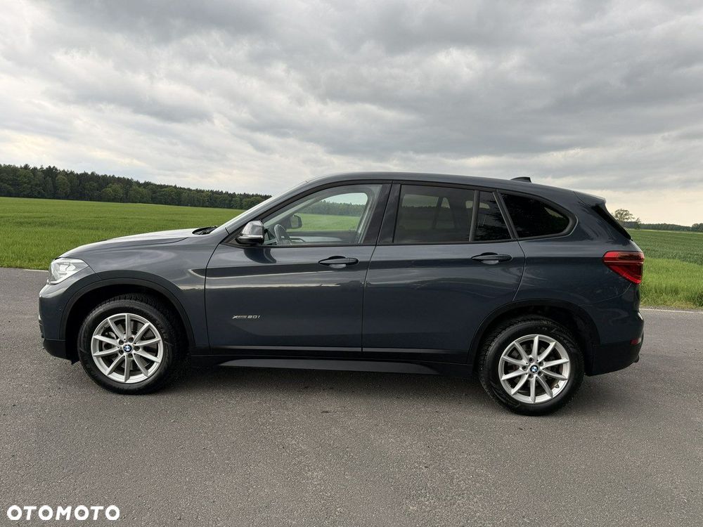 BMW X1 xDrive20i Advantage - 13