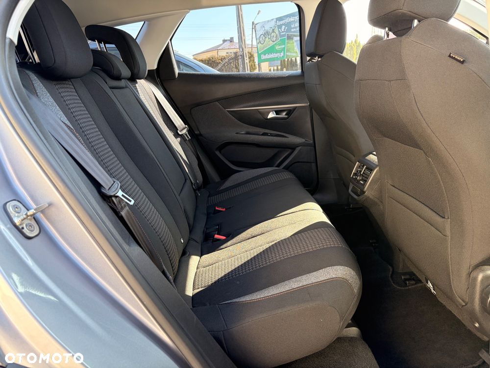 Peugeot 3008 BlueHDi 130 Stop & Start EAT8 Allure - 21