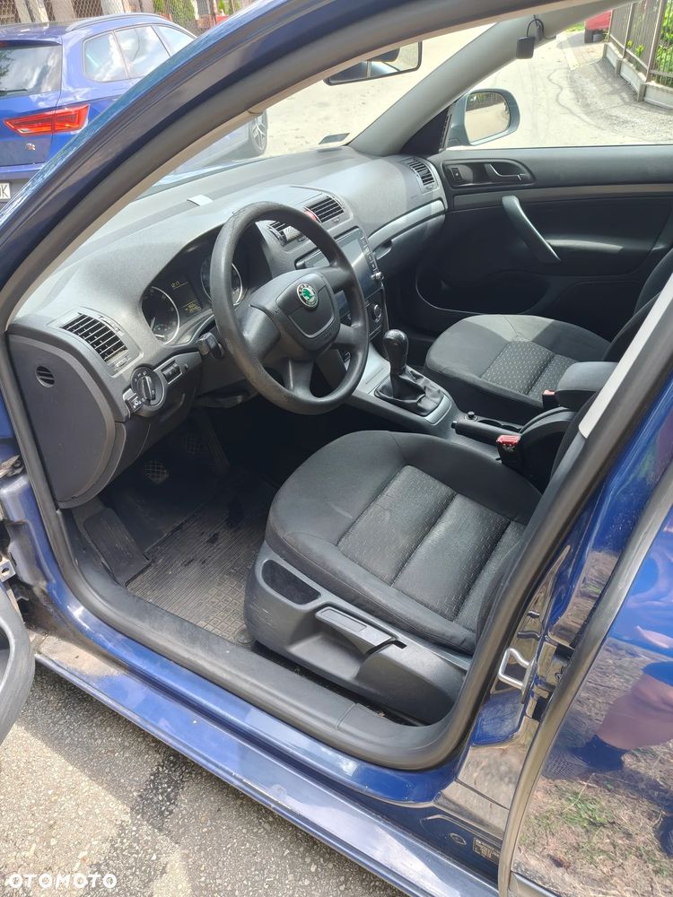 Skoda Octavia 1.6 Tour Classic - 10
