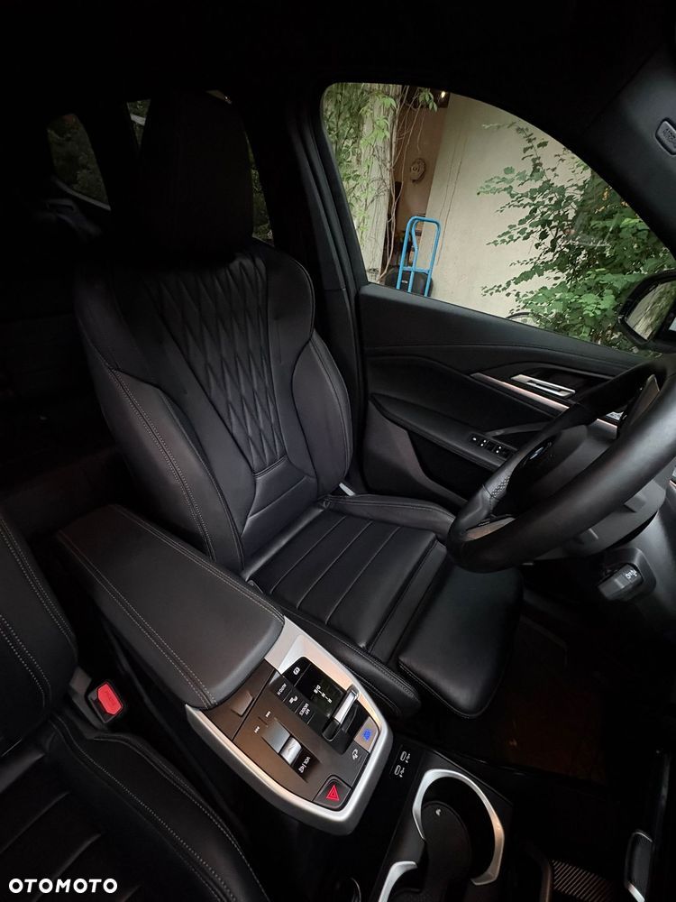 BMW iX1 - 19