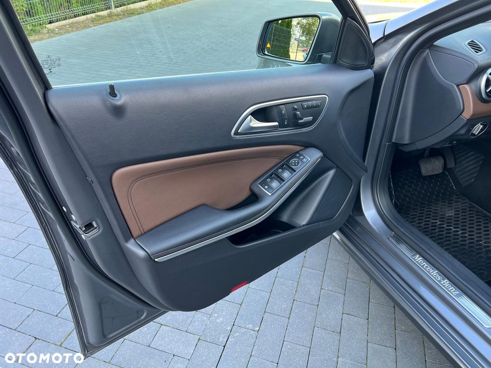 Mercedes-Benz Klasa A 250 4Matic 7G-DCT - 15