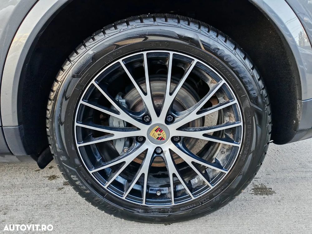 Porsche Cayenne Coupe S - 8
