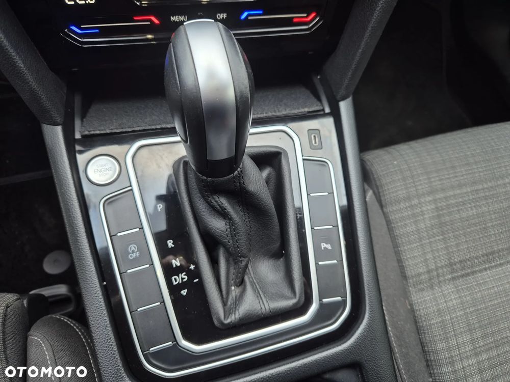 Volkswagen Passat Variant 2.0 TDI SCR DSG Business - 12