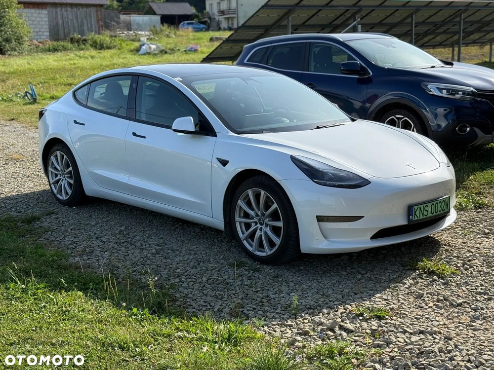 Tesla Model 3 - 1
