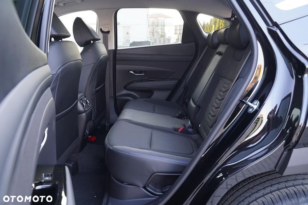 Hyundai Tucson 1.6 T-GDi HEV Executive 2WD - 11