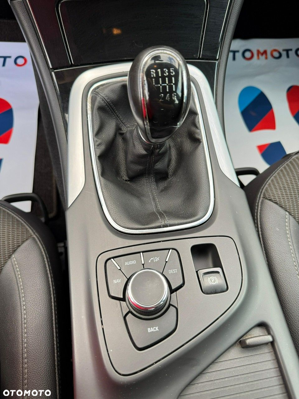 Opel Insignia - 30