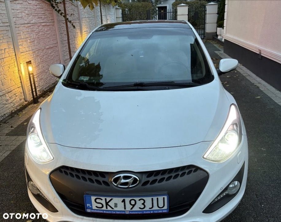 Hyundai i30 1.6 GDI BlueDrive Premium DCT - 1