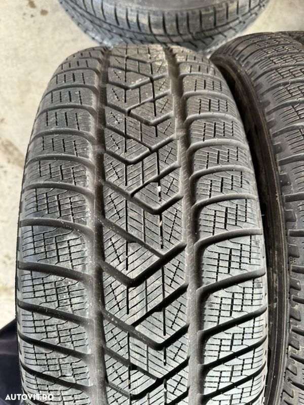 vând 2 anvelope 235/65/18 pirelli de iarnă second - 2