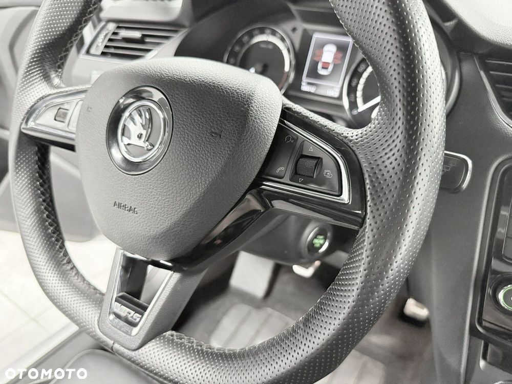 Skoda Octavia 2.0 TDI RS - 32