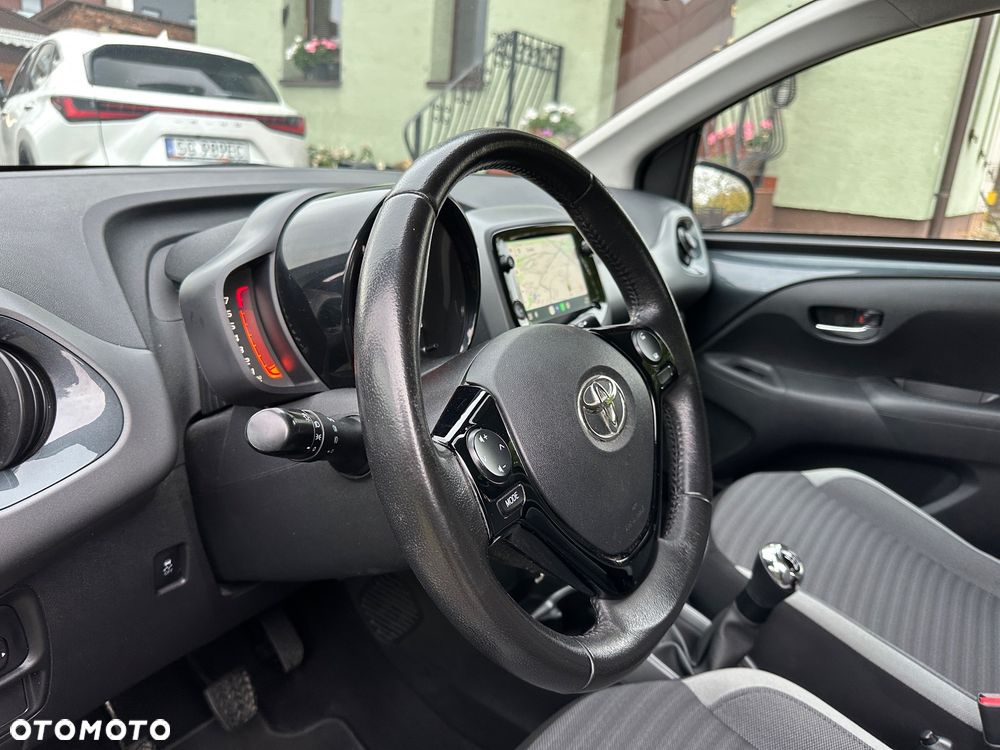 Toyota Aygo x-clusiv - 31