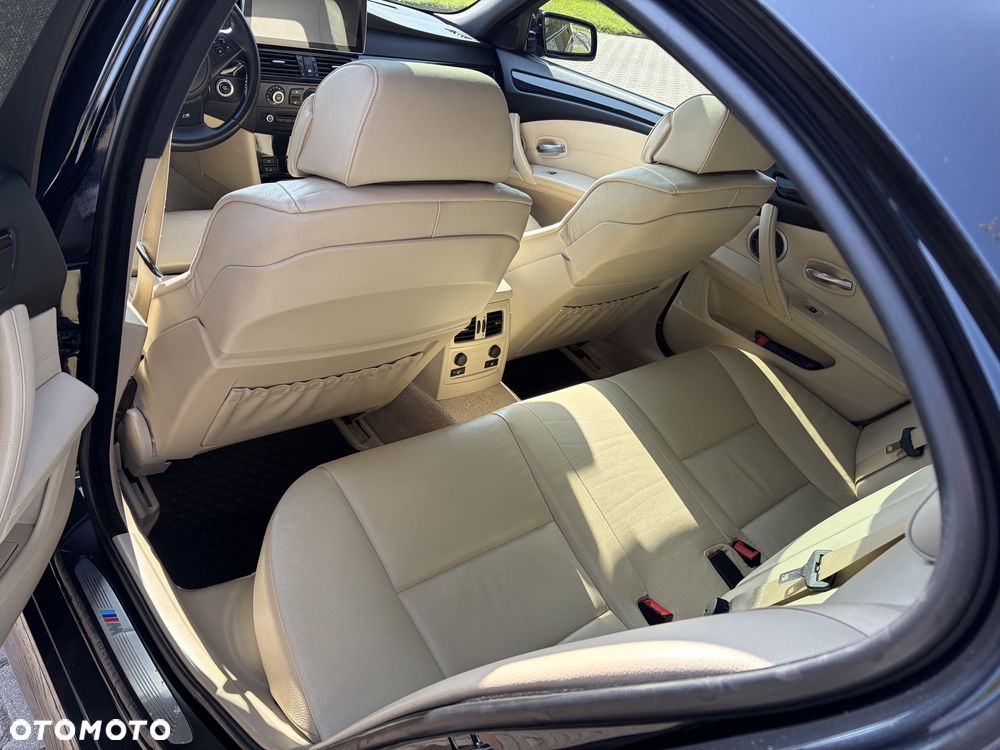 BMW Seria 5 530xi - 32