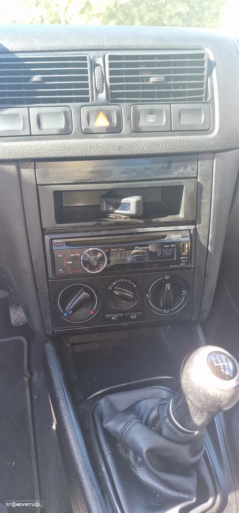 VW Golf 1.4i Confortline - 8