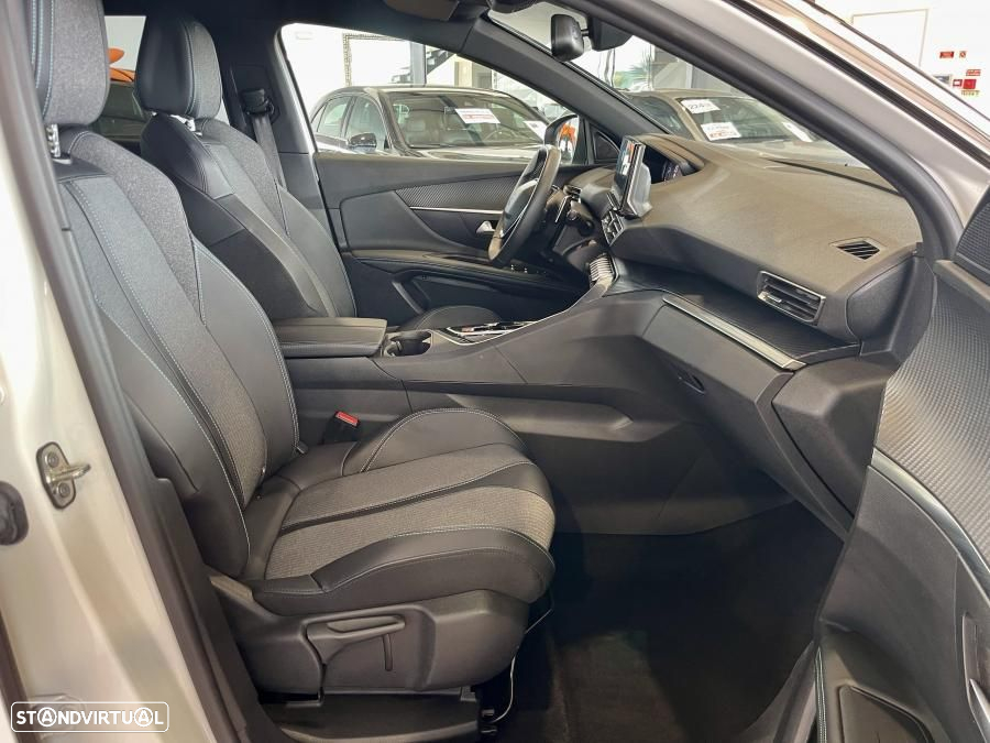 Peugeot 3008 1.2 Hybrid Allure Pack e-DCS6 - 27